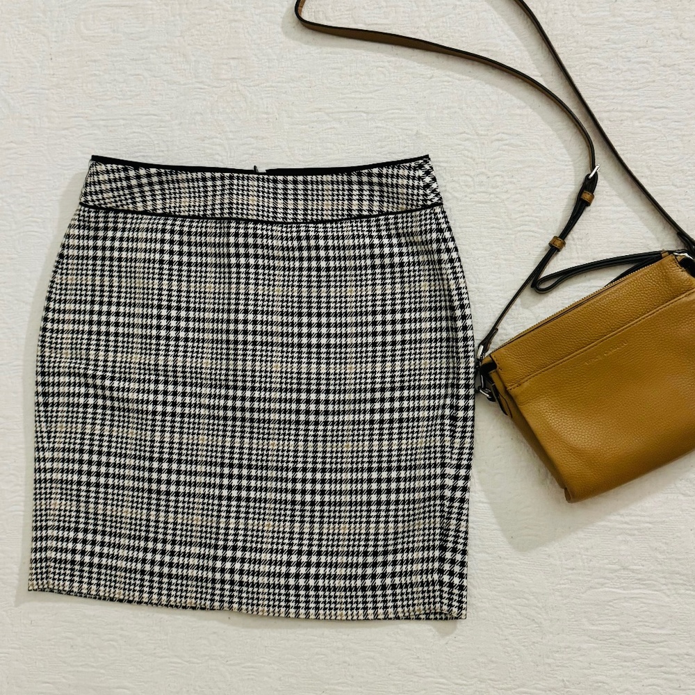 Banana Republic pencil mini skirt.